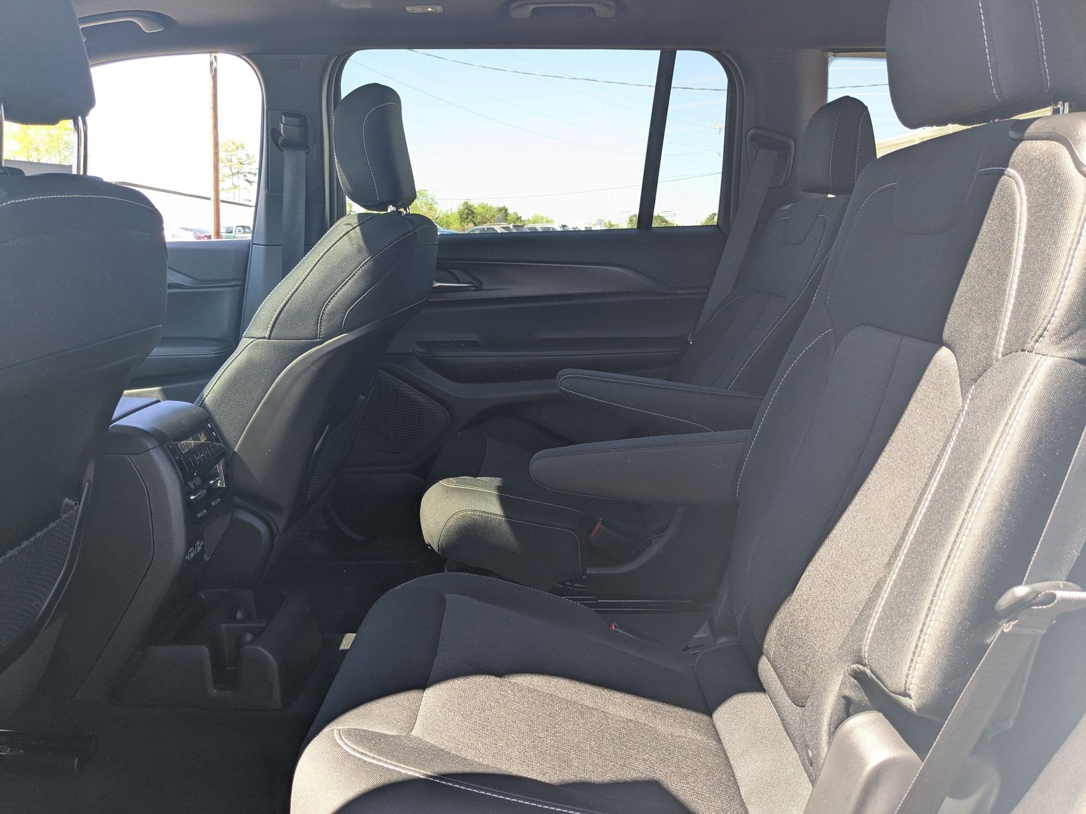 2025 Jeep Grand Cherokee L Laredo X 4x4