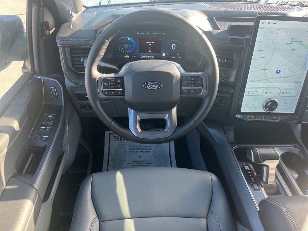 2025 Ford F-150 Lightning Flash