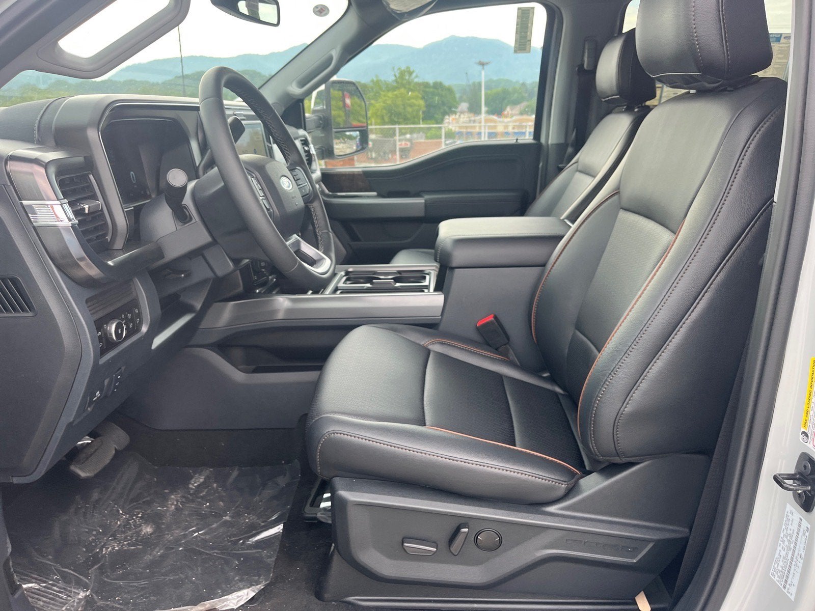 2026 Ford Super Duty F-350 SRW LARIAT