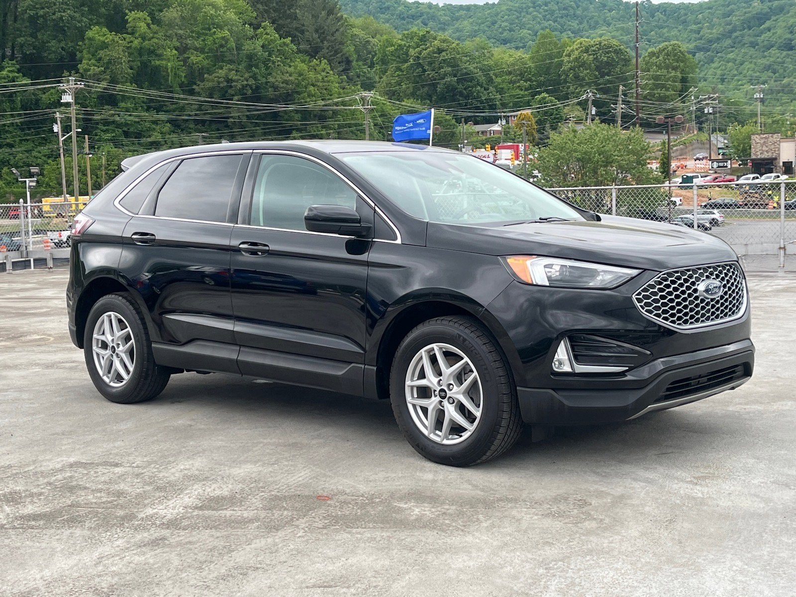 2023 Ford Edge SEL AWD's photo