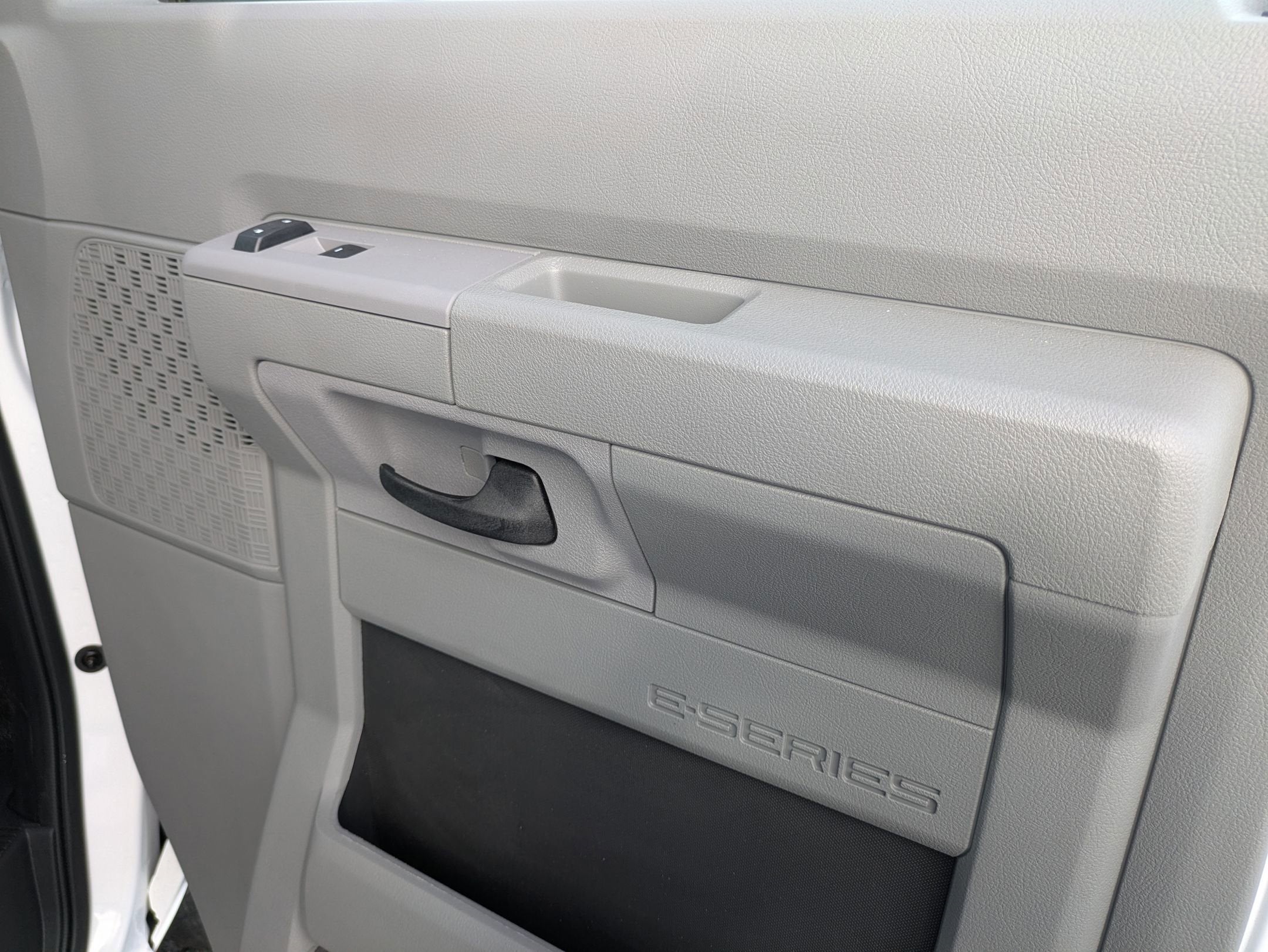 2025 Ford E-Series Cutaway E-350 DRW 176" WB