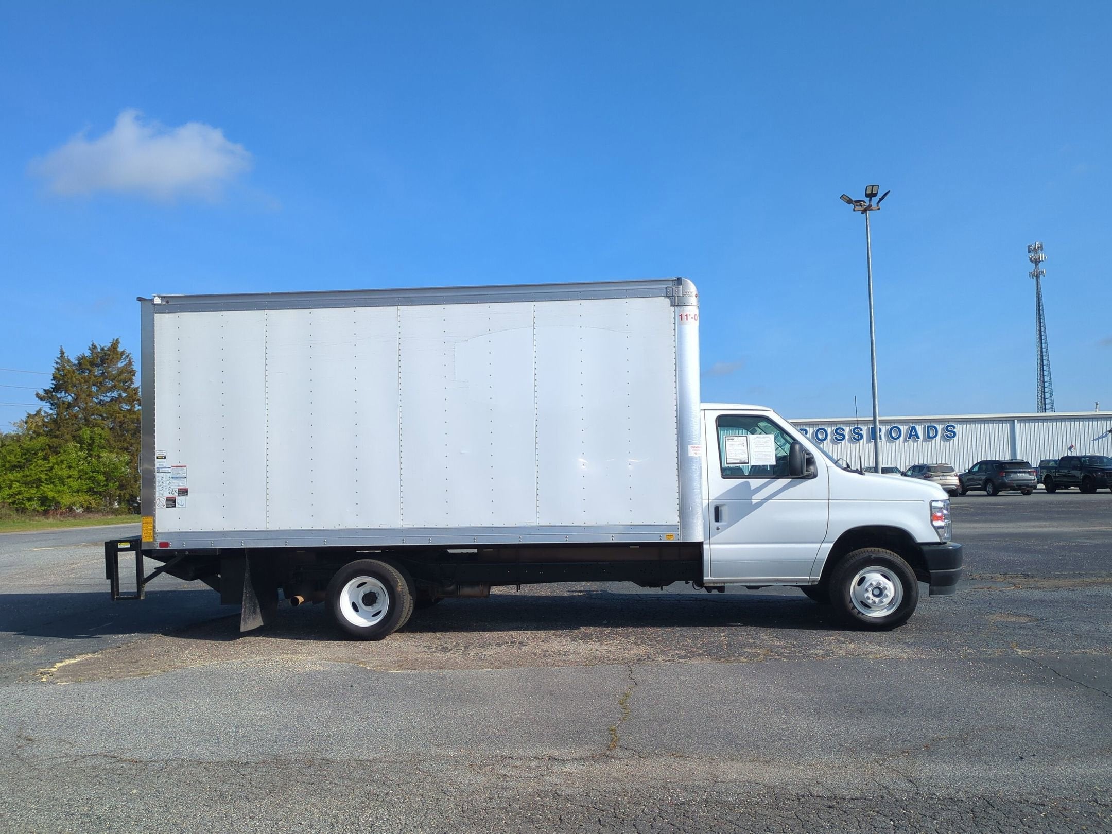 2024 Ford E-Series Cutaway Base