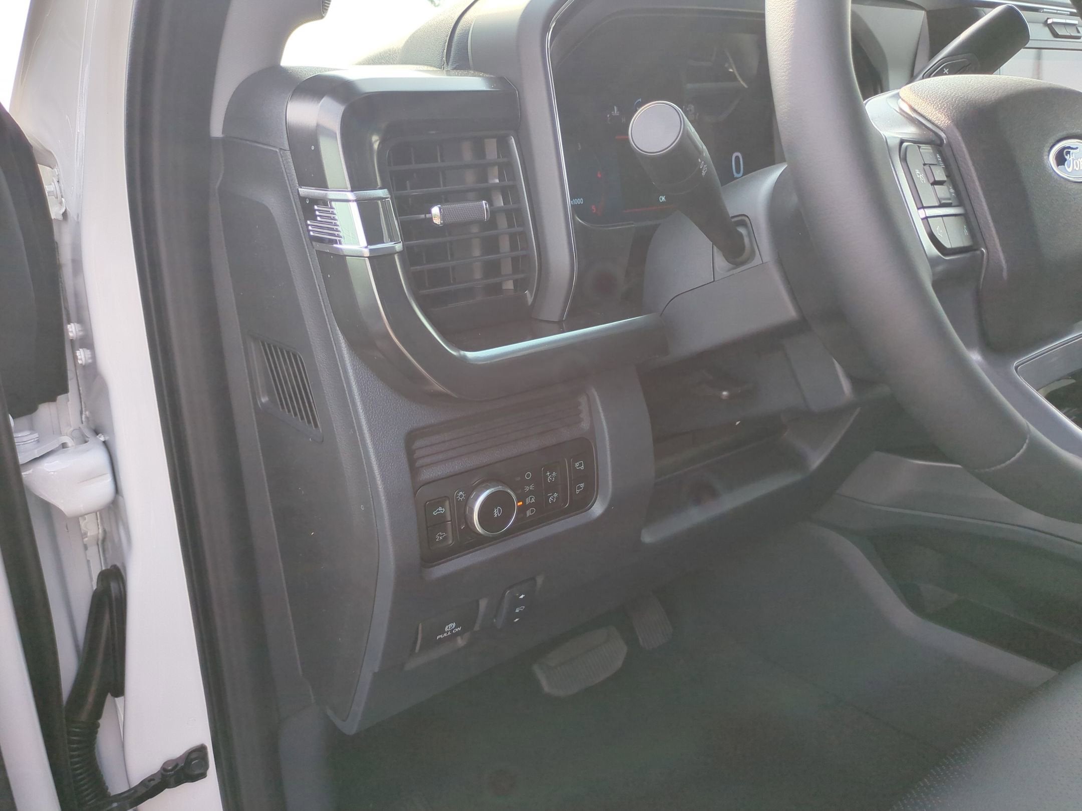 2026 Ford Super Duty F-350 DRW LARIAT