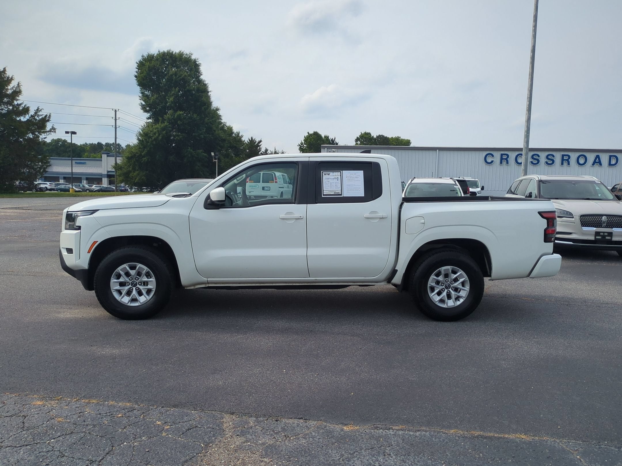 2024 Nissan Frontier SV