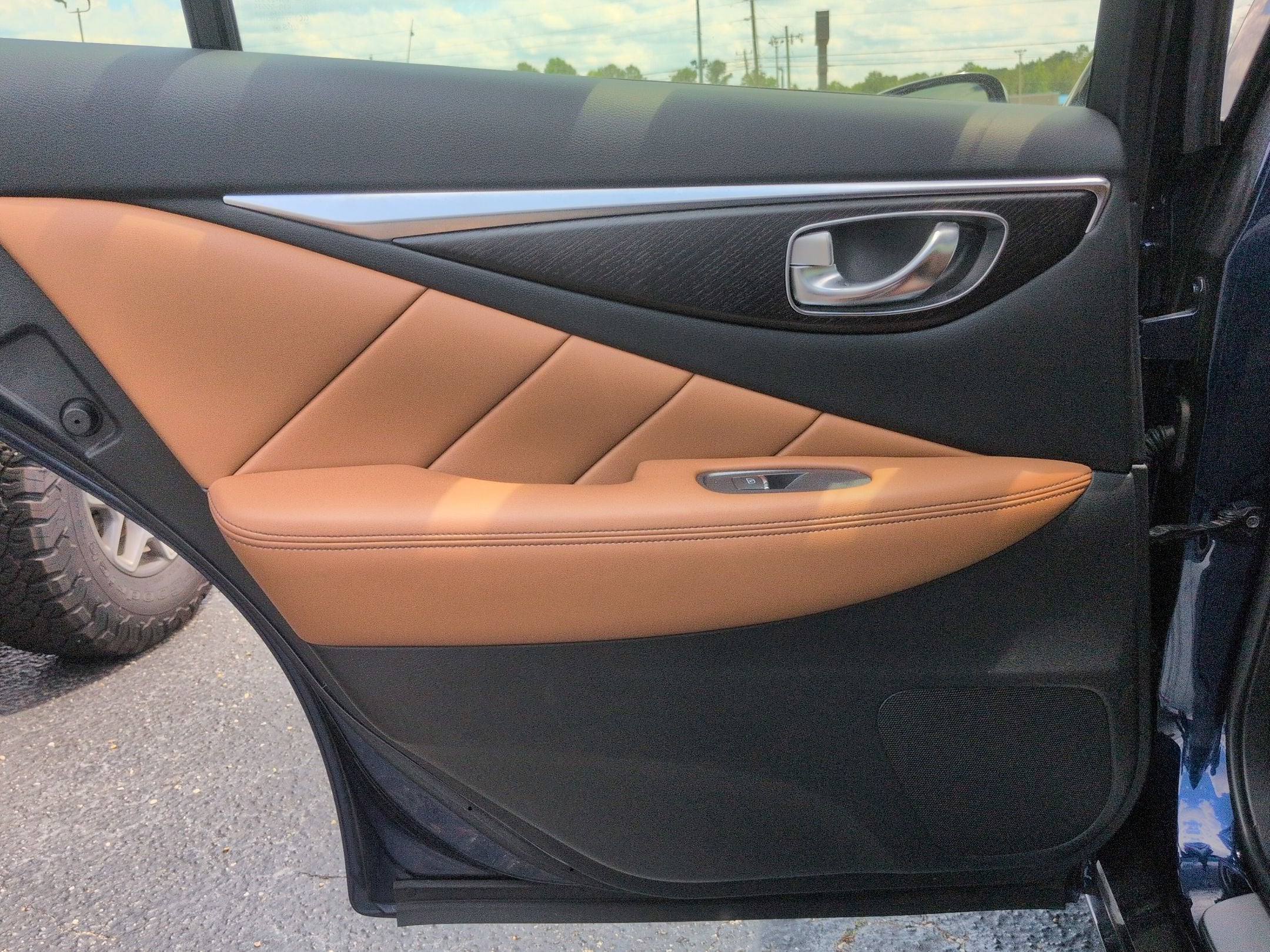2023 INFINITI Q50 SENSORY