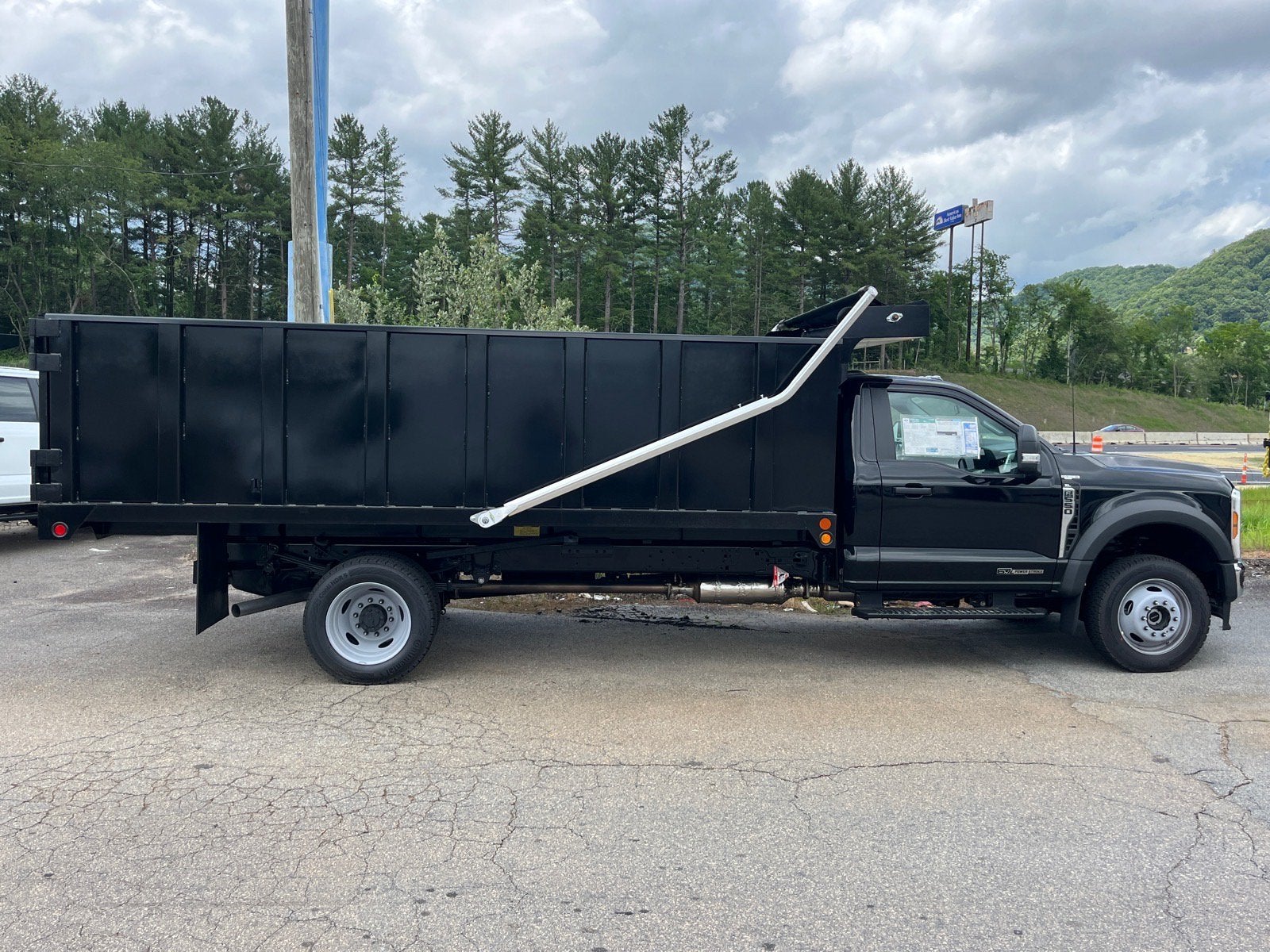 2026 Ford Super Duty F-550 DRW XL DRW