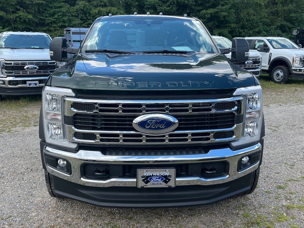 2025 Ford Super Duty F-600 DRW XLT