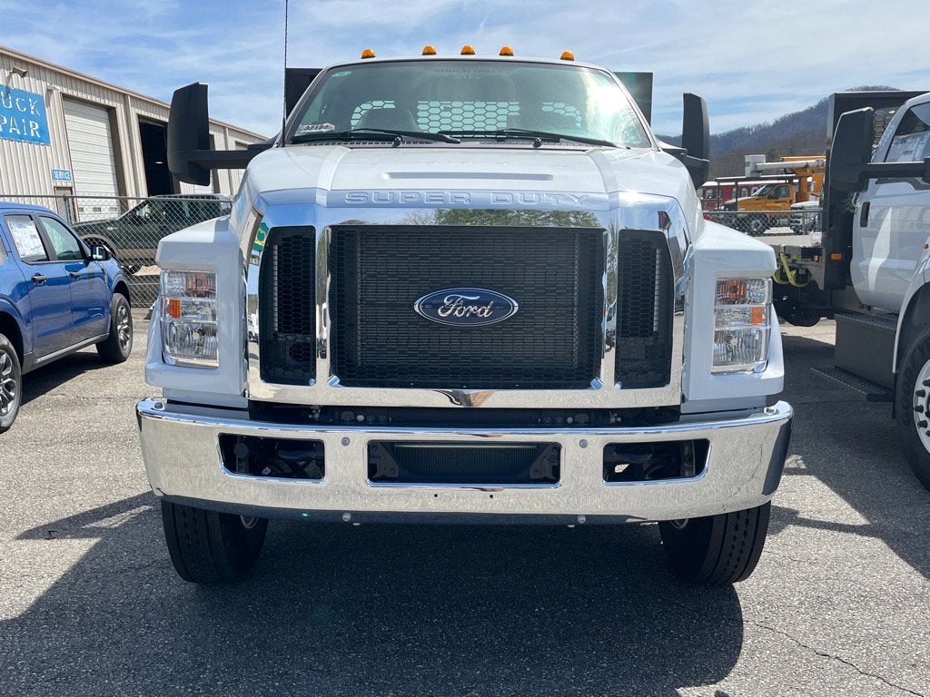 2025 Ford F-650SD Base
