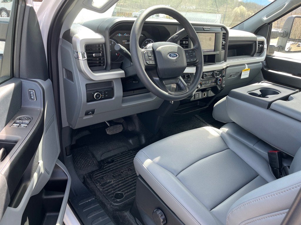 2025 Ford Super Duty F-350 DRW XL