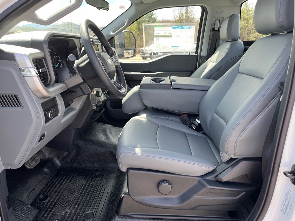 2025 Ford Super Duty F-350 DRW XL