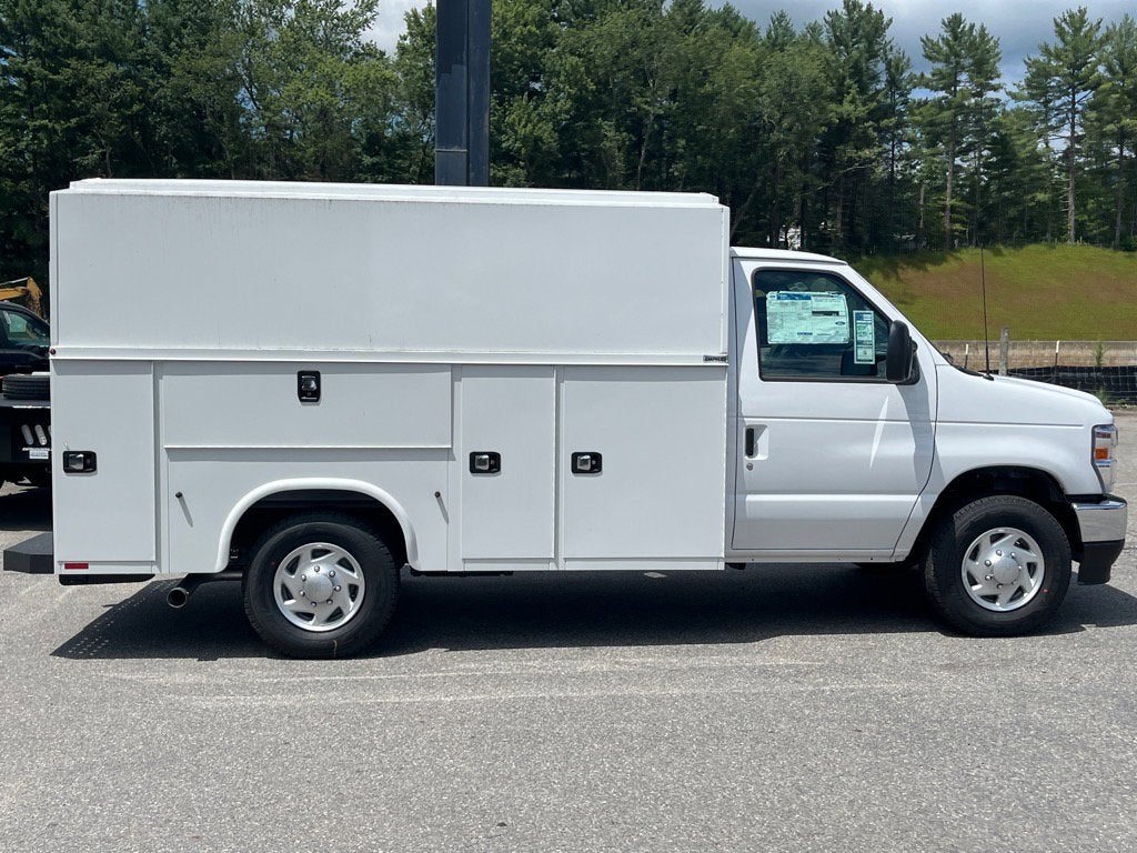 2025 Ford E-Series Cutaway E-350 SRW