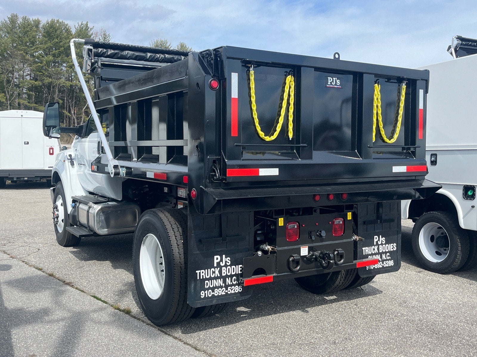 2026 Ford F-750SD Base