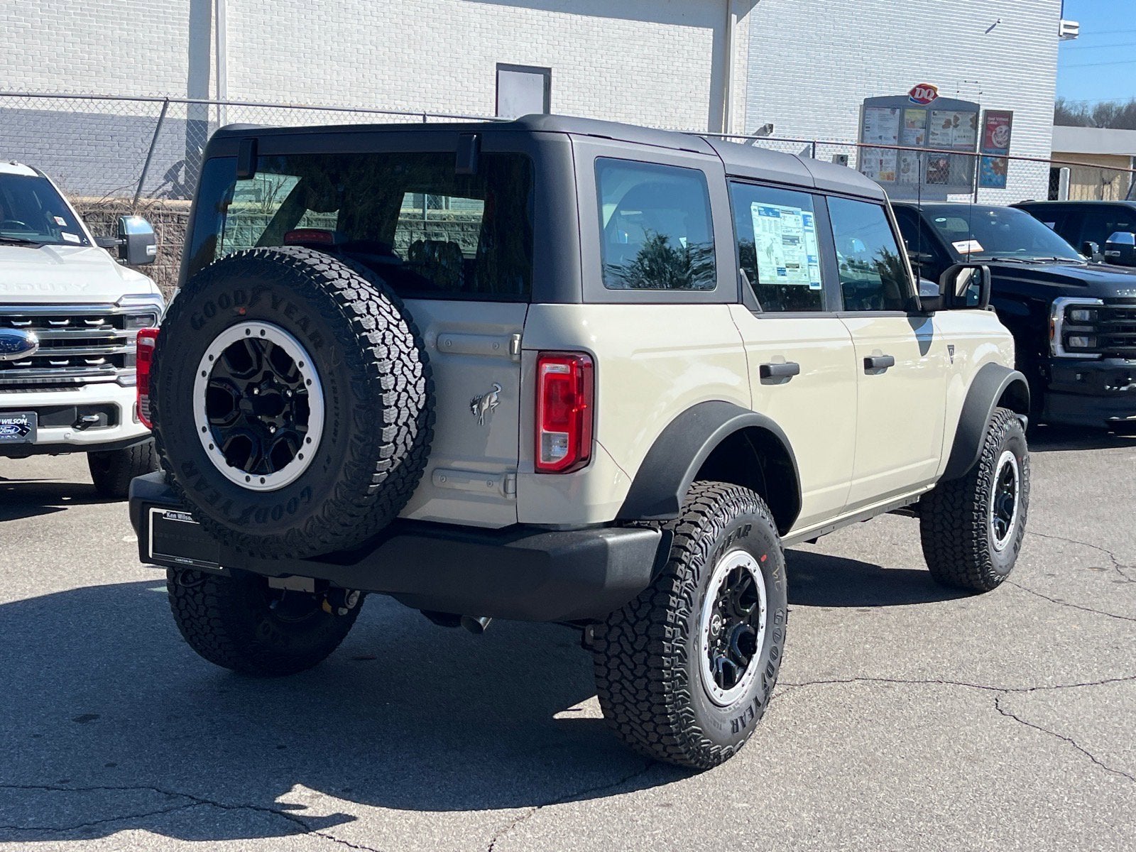 2025 Ford Bronco Base