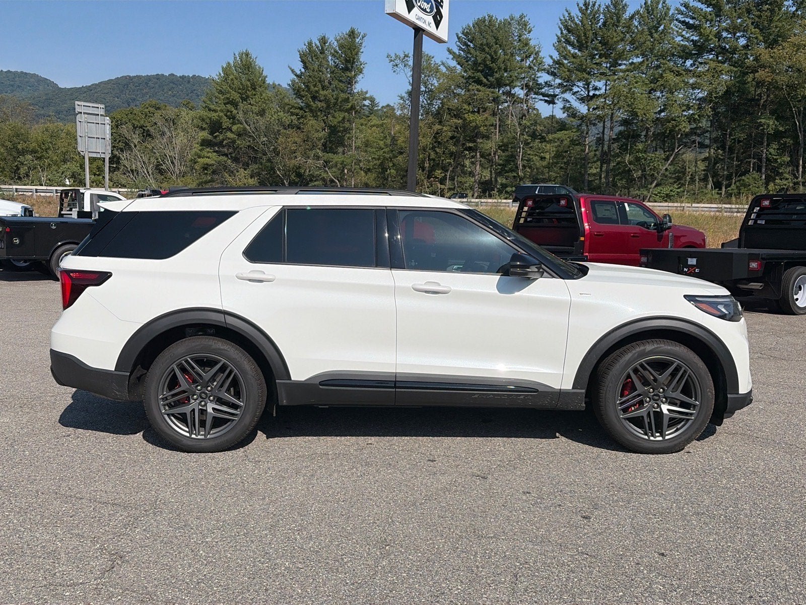 2026 Ford Explorer ST-Line