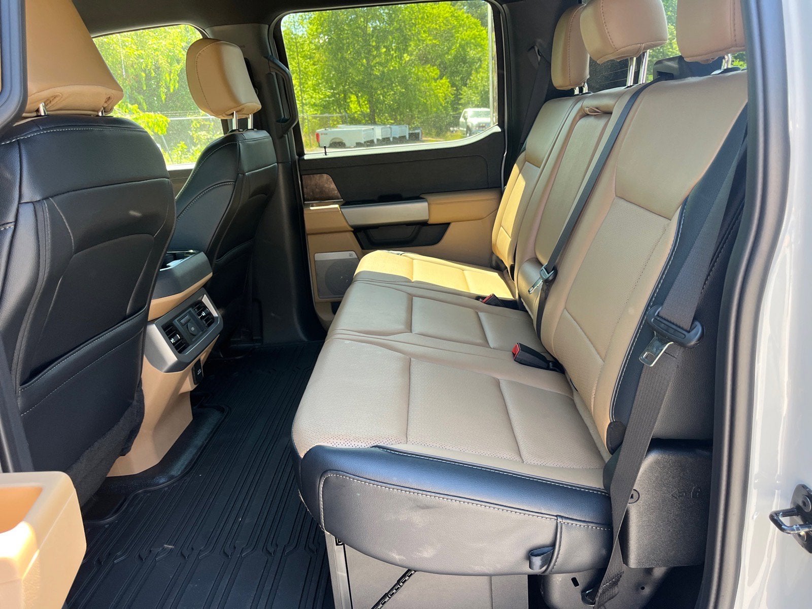 2026 Ford Super Duty F-350 SRW LARIAT