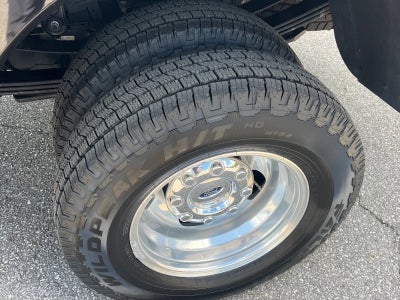 2024 Ford Super Duty F-350 DRW LARIAT