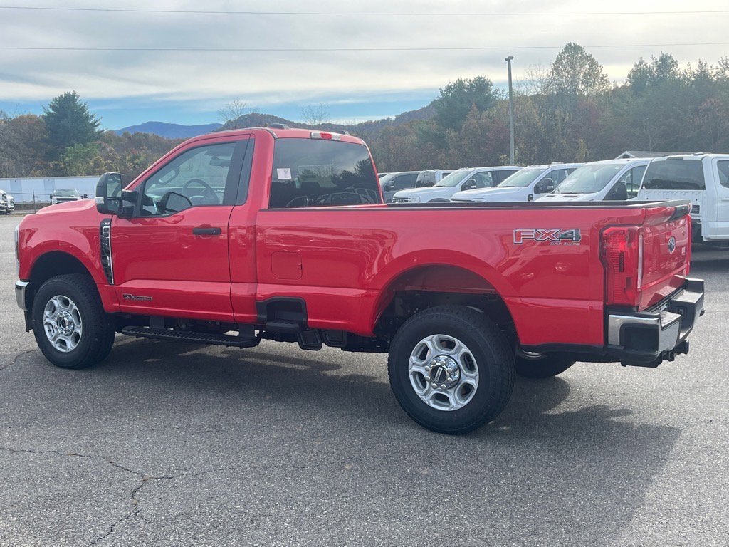 2026 Ford Super Duty F-350 SRW XLT