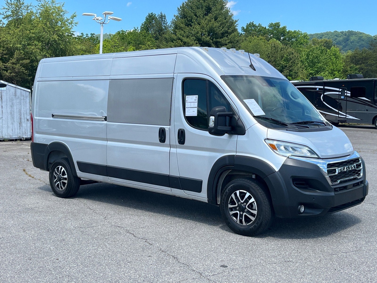 2024 RAM ProMaster Cargo Van SLT+