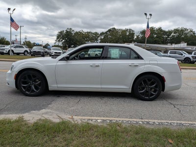 2023 Chrysler 300 Touring