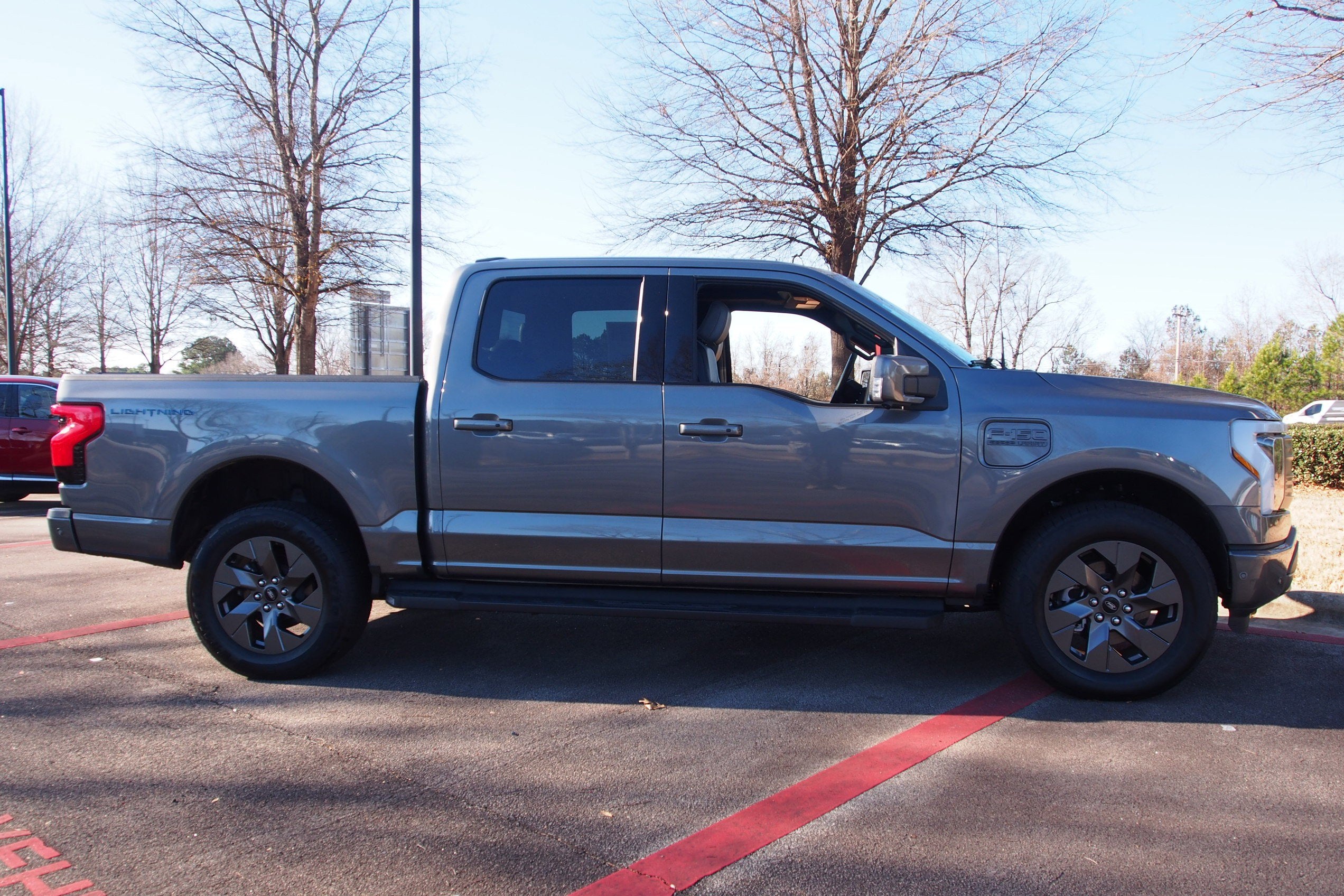 2023 Ford F-150 Lightning LARIAT
