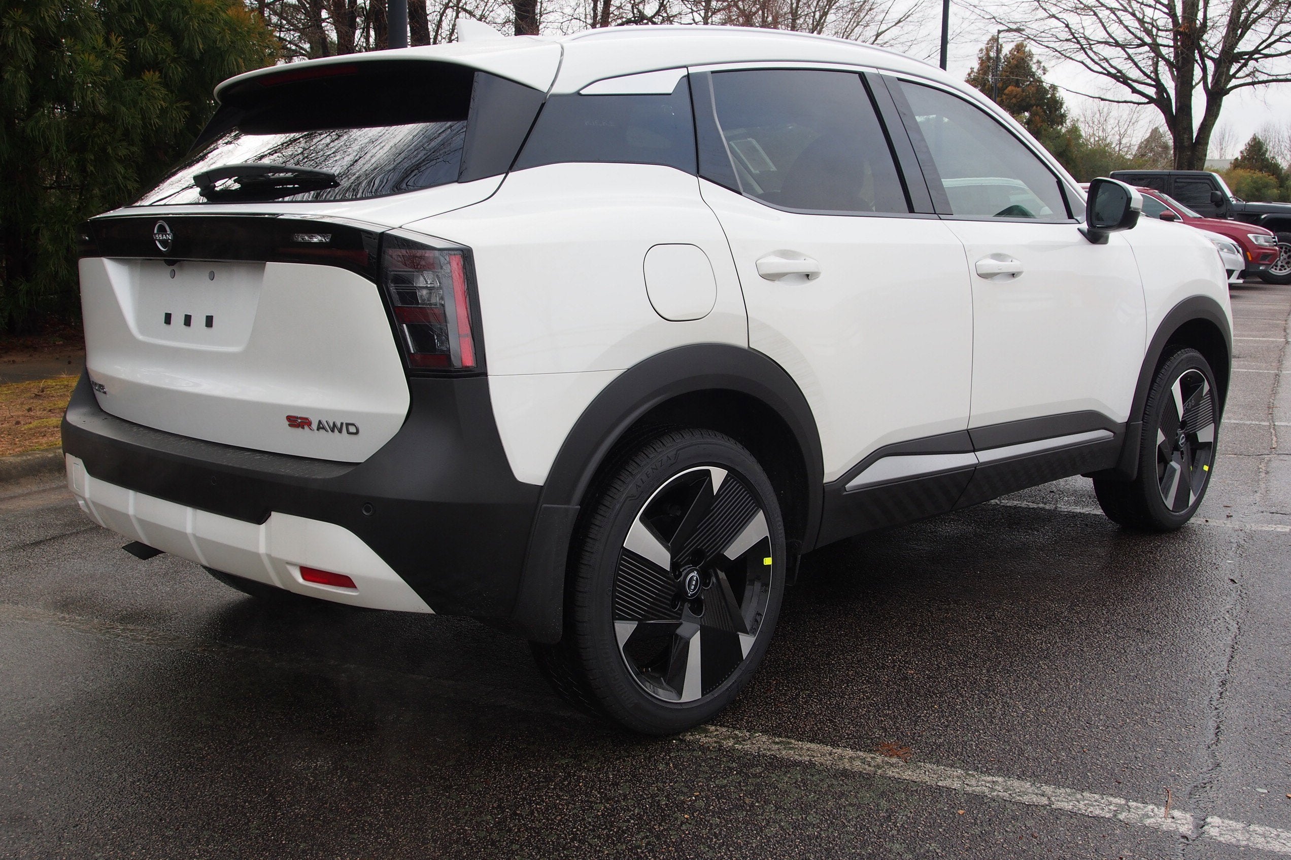 2025 Nissan Kicks SR