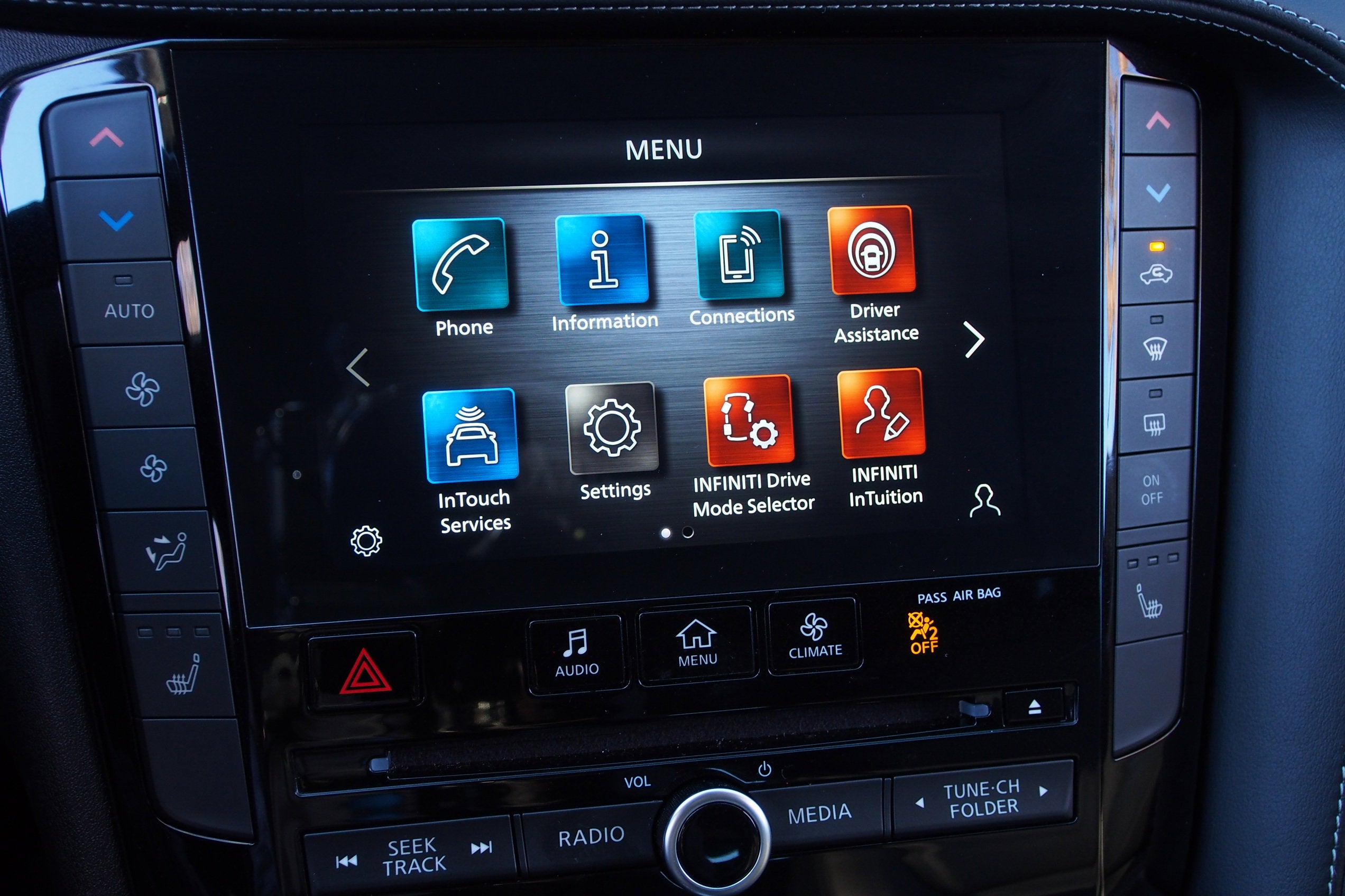 2022 INFINITI QX50 LUXE