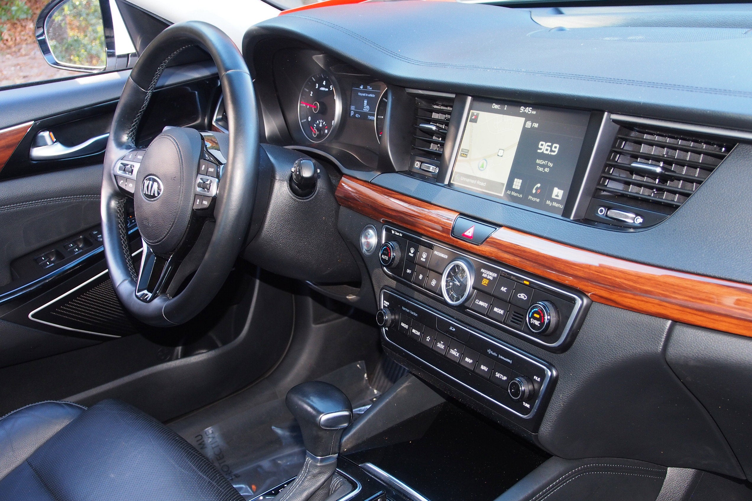 2019 Kia Cadenza Technology