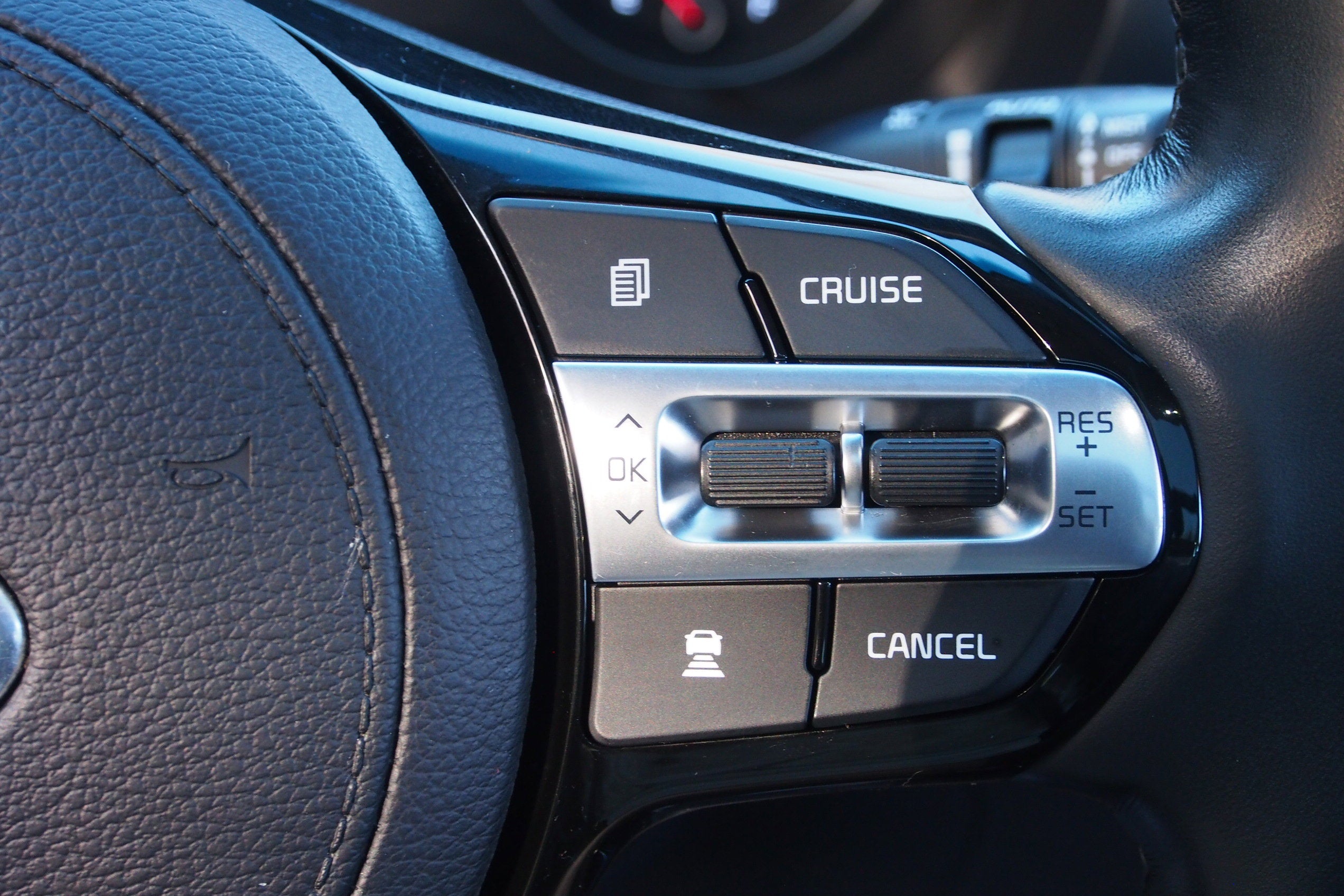 2019 Kia Cadenza Technology