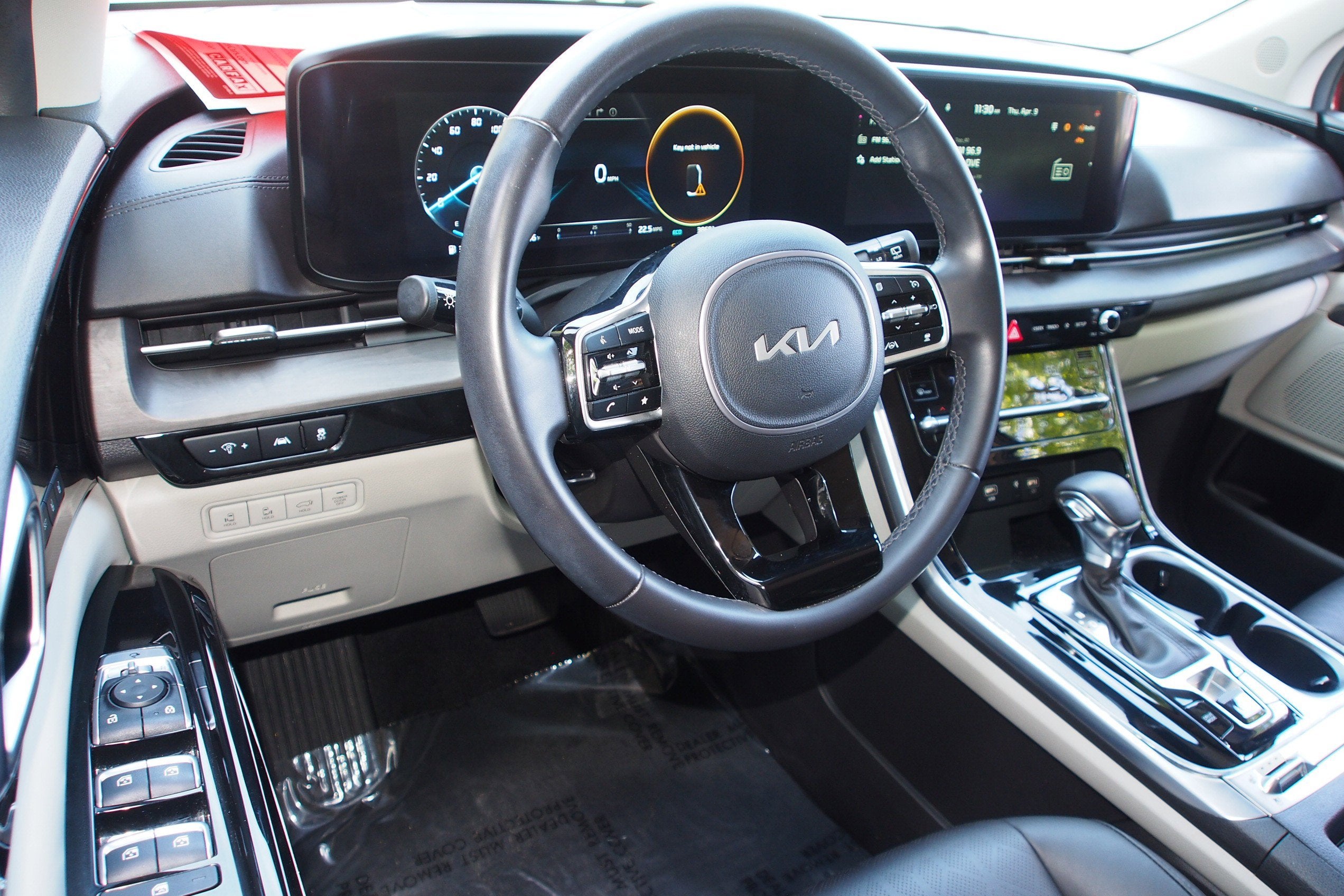 2023 Kia Carnival SX