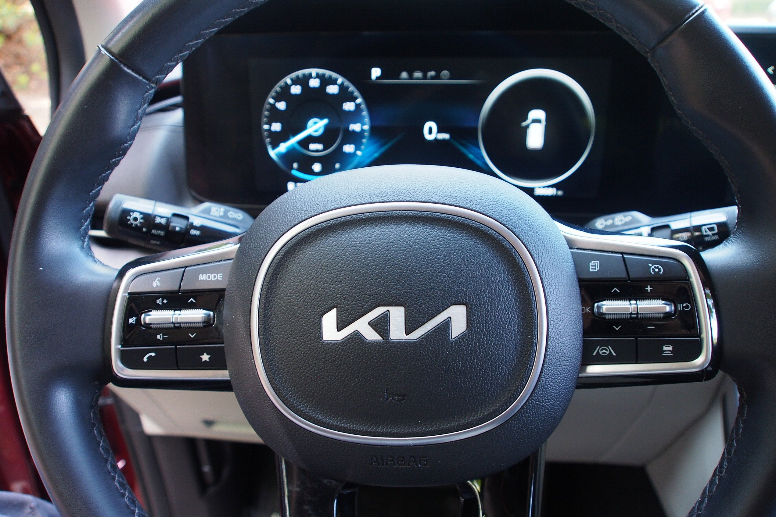 2023 Kia Carnival SX