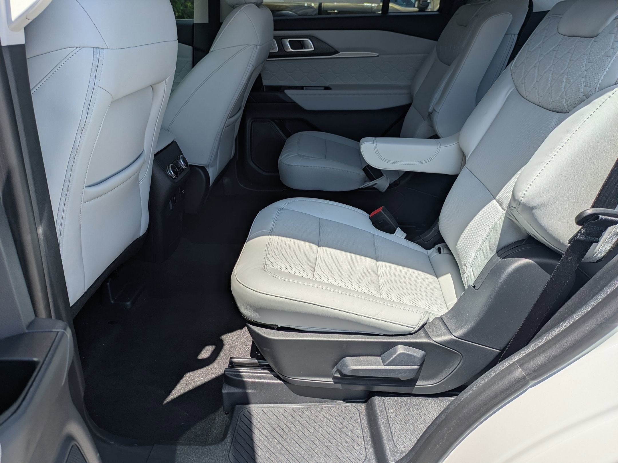 2026 Ford Explorer Platinum - Crossroads Courtesy Demo