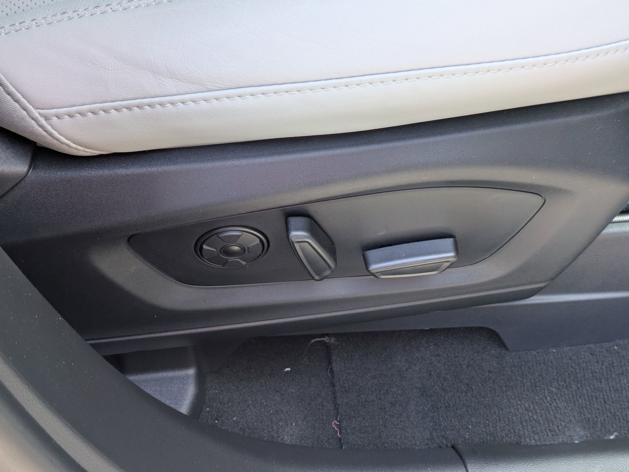 2026 Ford Explorer Platinum - Crossroads Courtesy Demo
