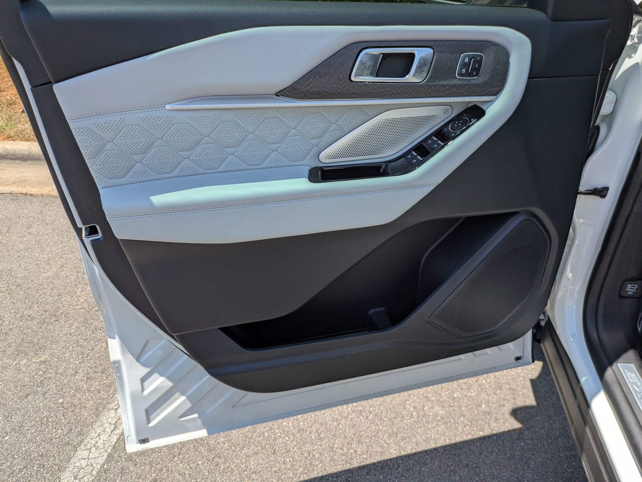 2026 Ford Explorer Platinum - Crossroads Courtesy Demo