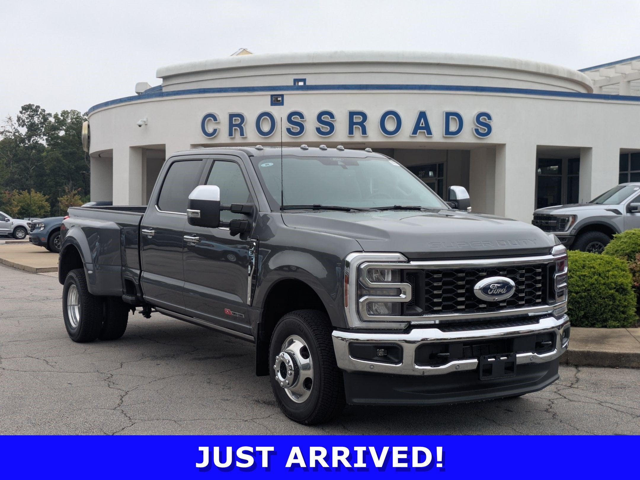 2026 Ford Super Duty F-350 DRW LARIAT