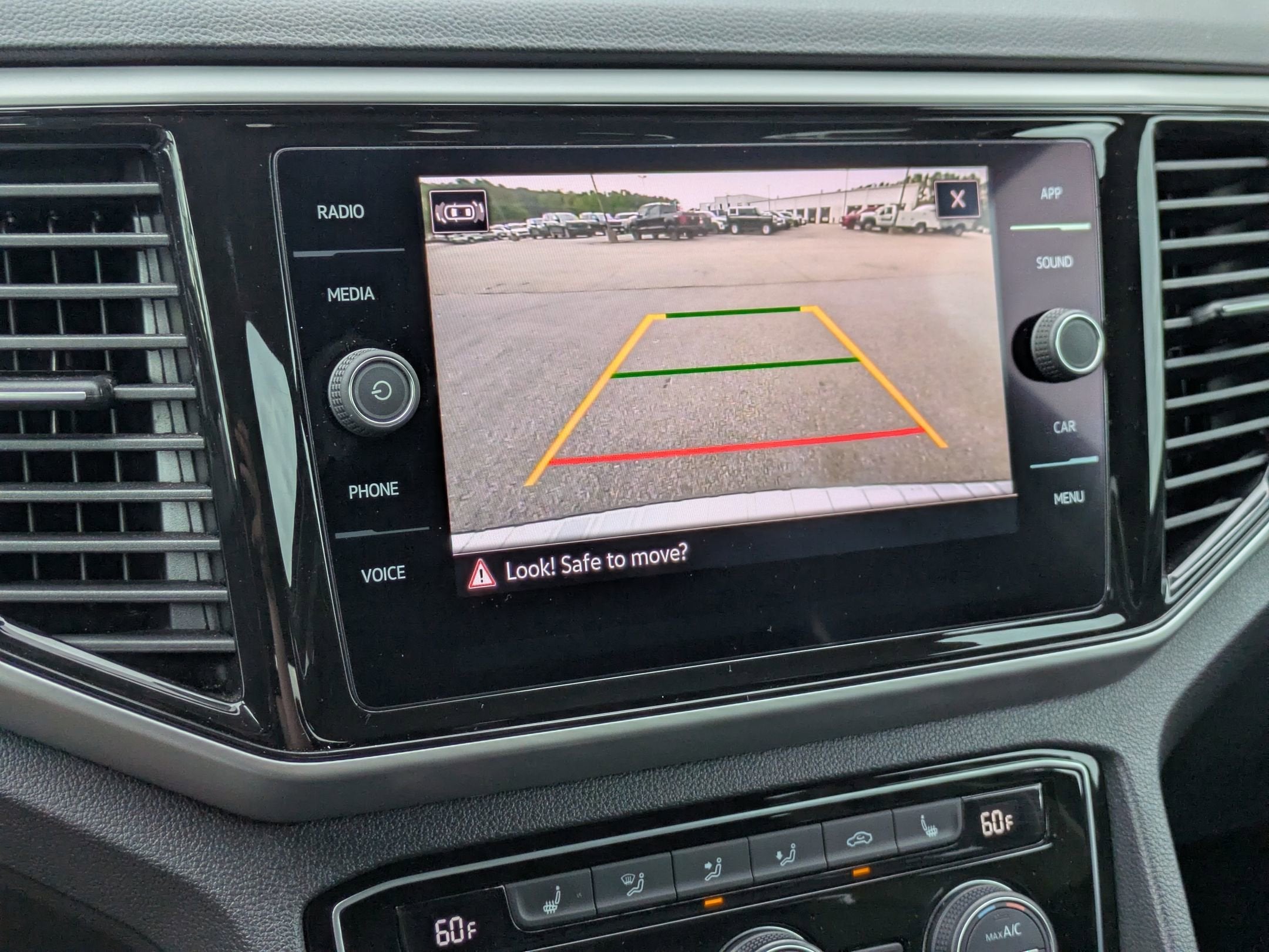 2022 Volkswagen Atlas 3.6L V6 SE w/Technology