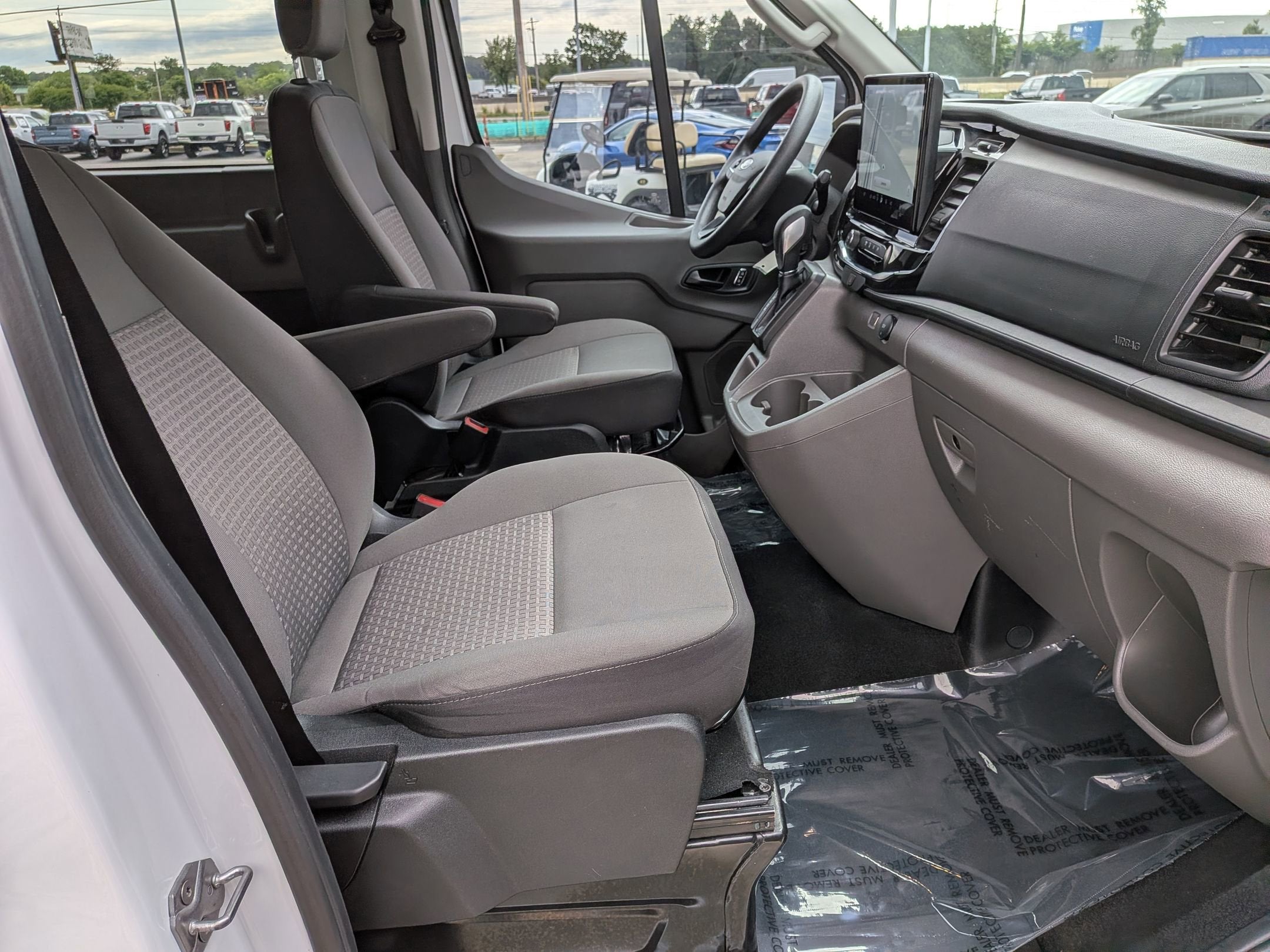 2024 Ford Transit Passenger Wagon XLT