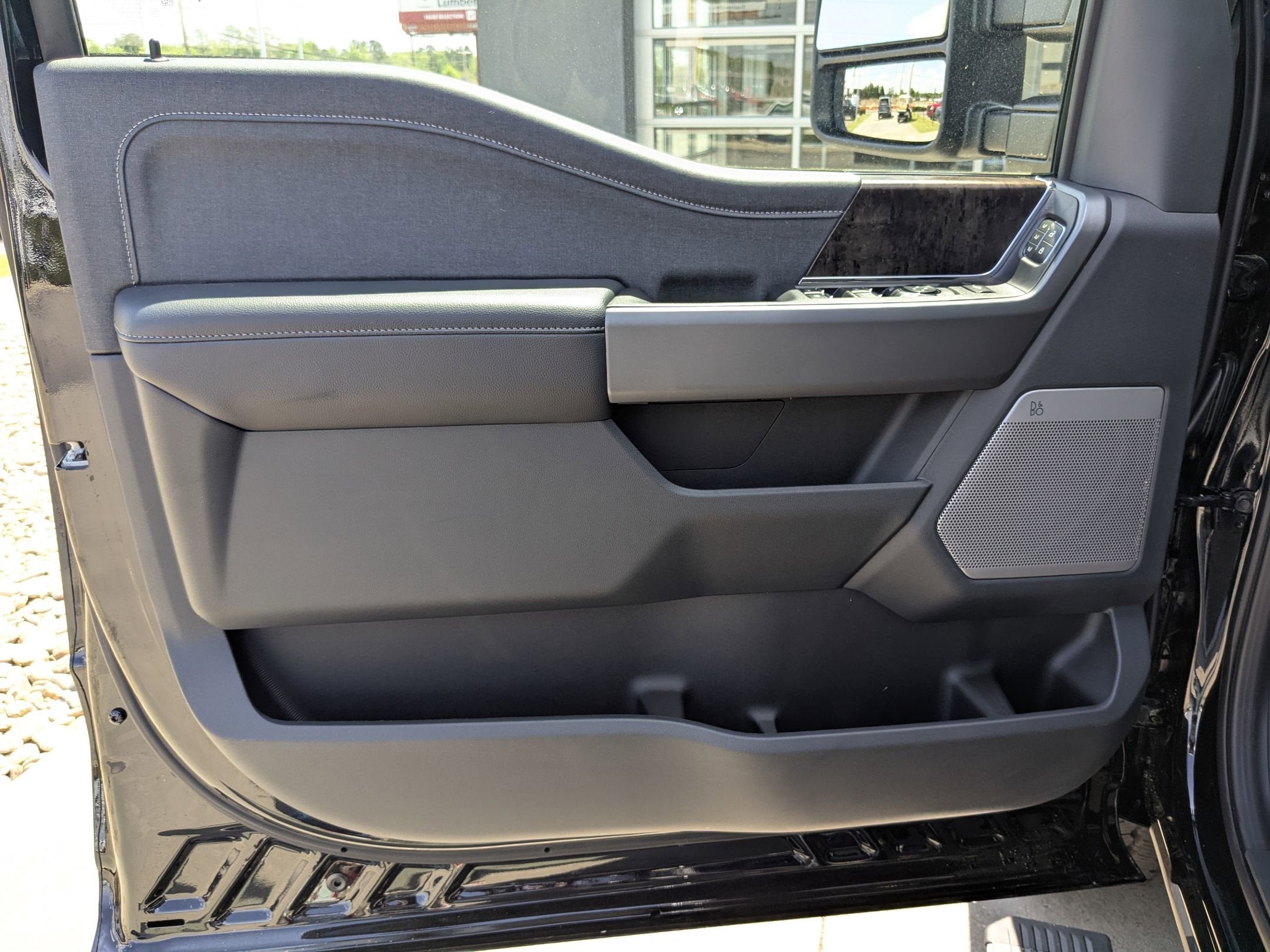 2025 Ford Super Duty F-350 SRW LARIAT