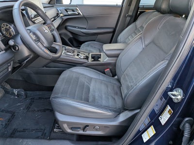 2023 Mitsubishi Outlander SE