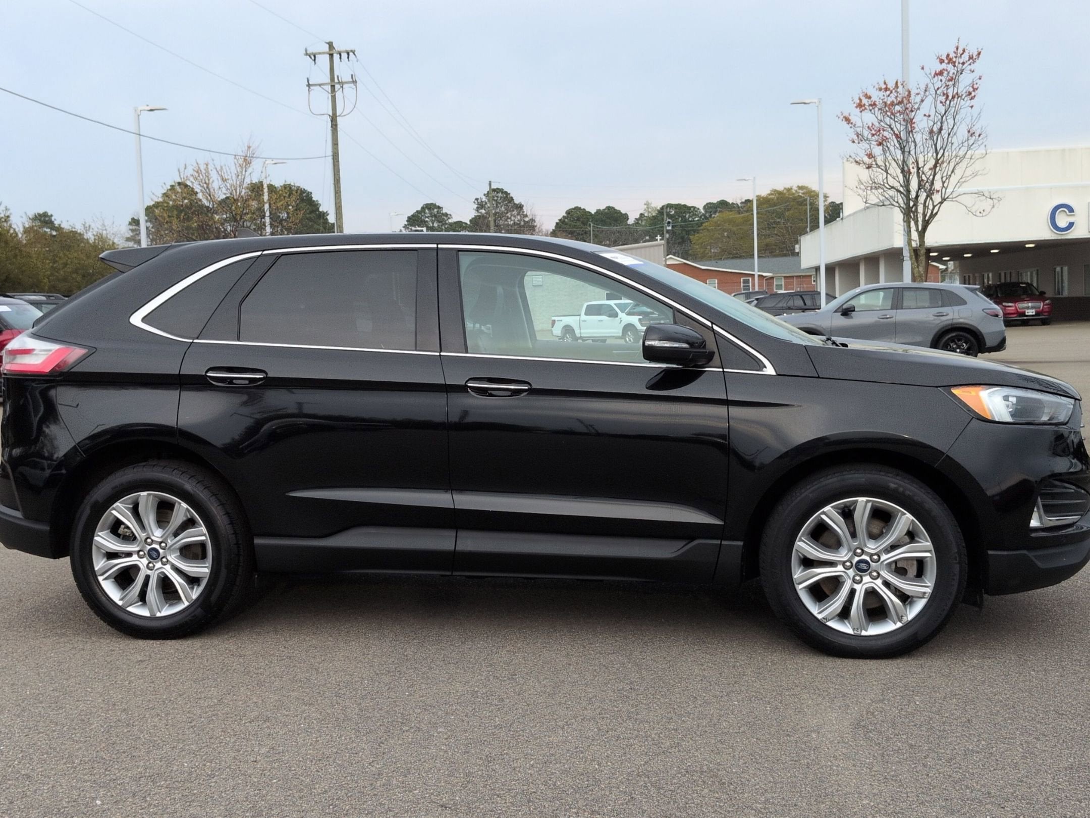 2022 Ford Edge Titanium