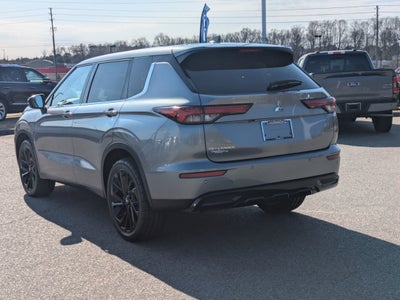 2022 Mitsubishi Outlander SE