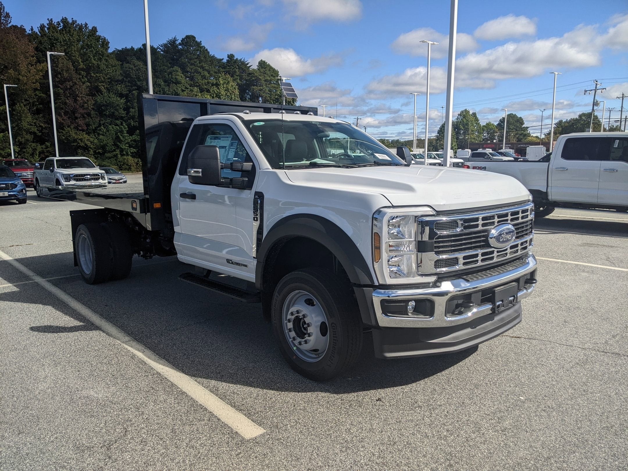 2025 Ford Super Duty F-550 DRW XL