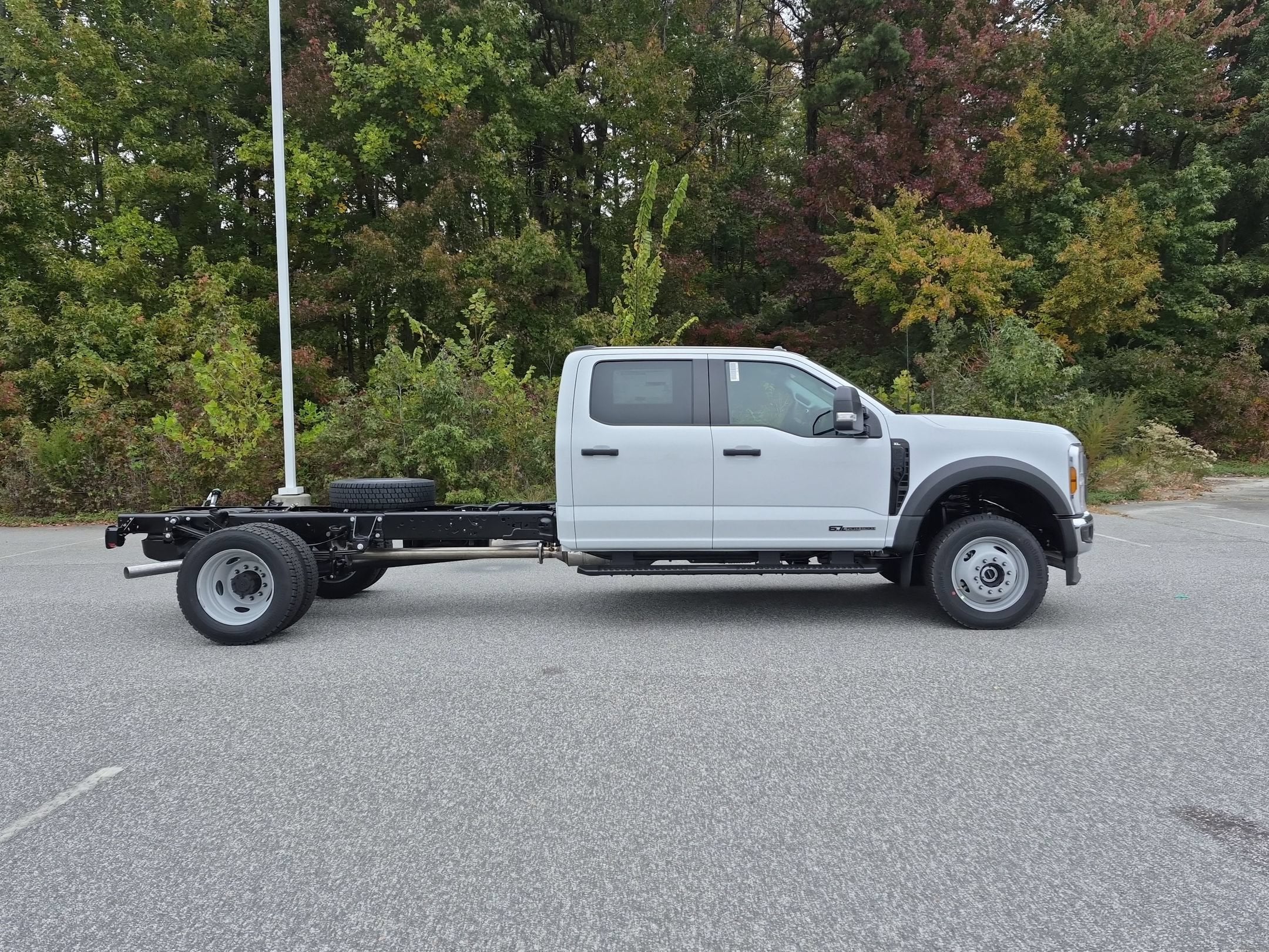 2027 Ford Super Duty F-550 DRW XL