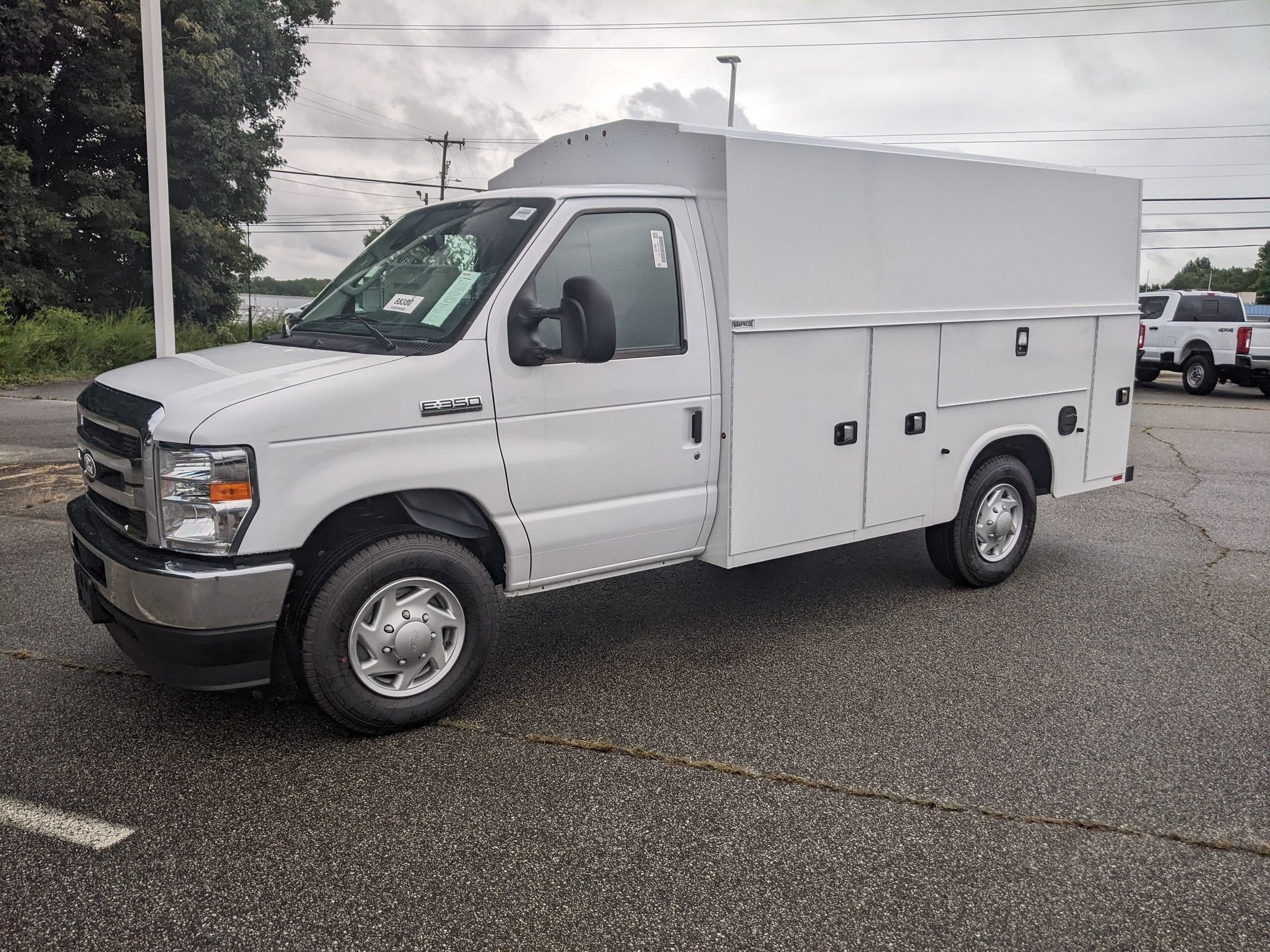 2026 Ford E-Series Cutaway Base