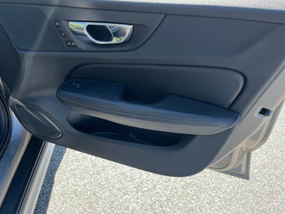 2021 Volvo V60 Cross Country T5