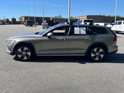 2021 Volvo V60 Cross Country T5
