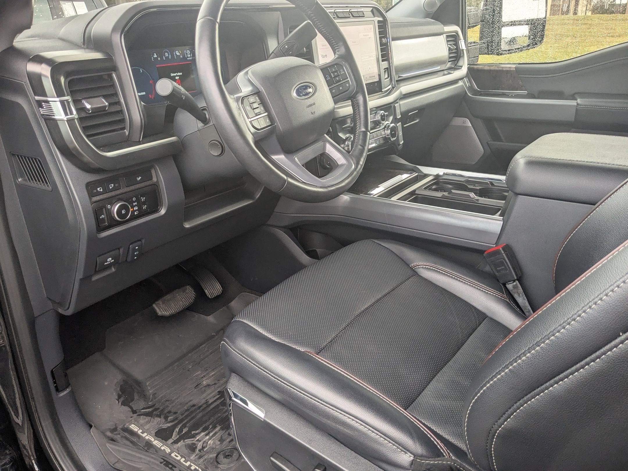 2024 Ford Super Duty F-350 DRW LARIAT