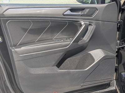 2023 Volkswagen Tiguan SE R-Line Black