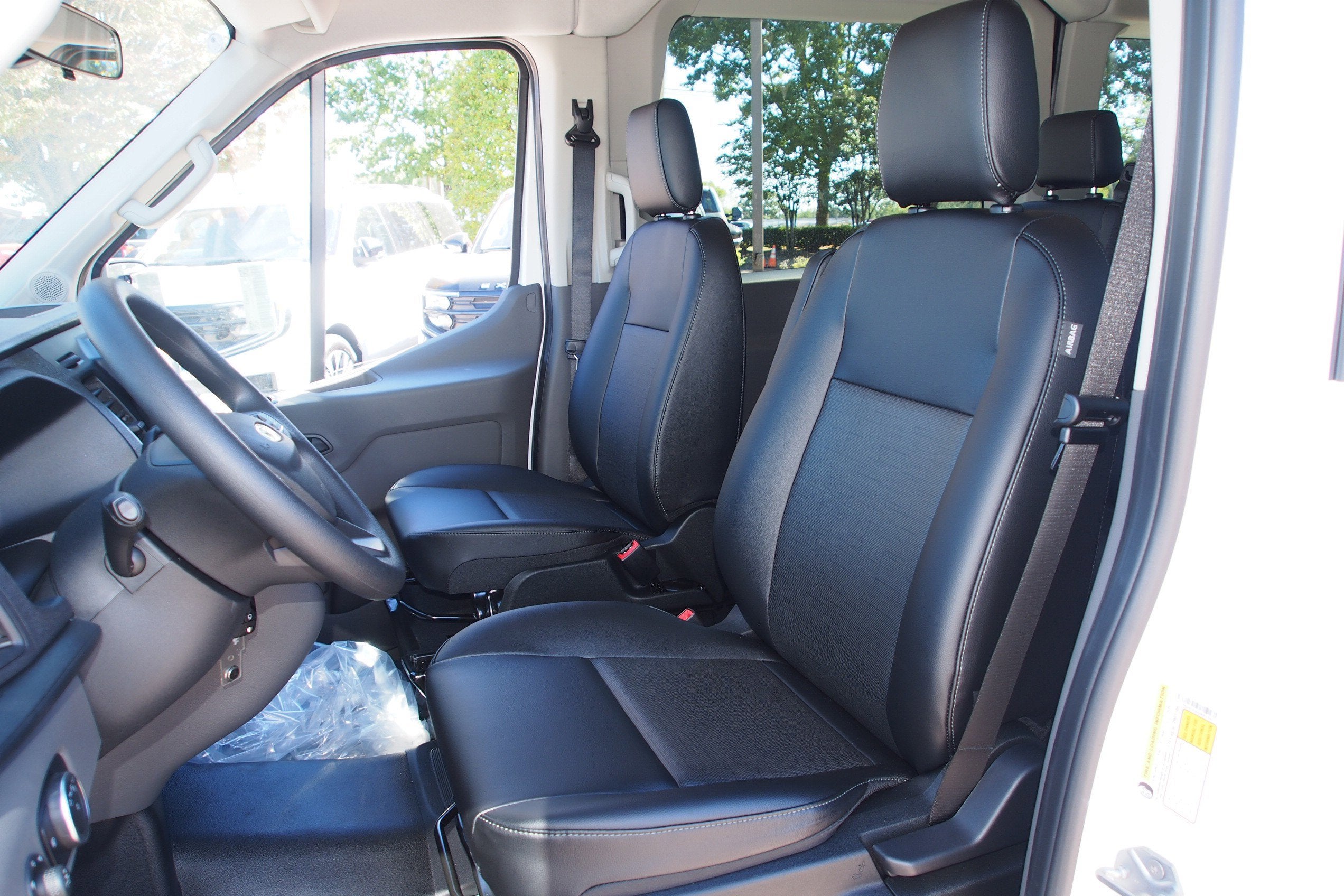 2025 Ford Transit Passenger Wagon XL