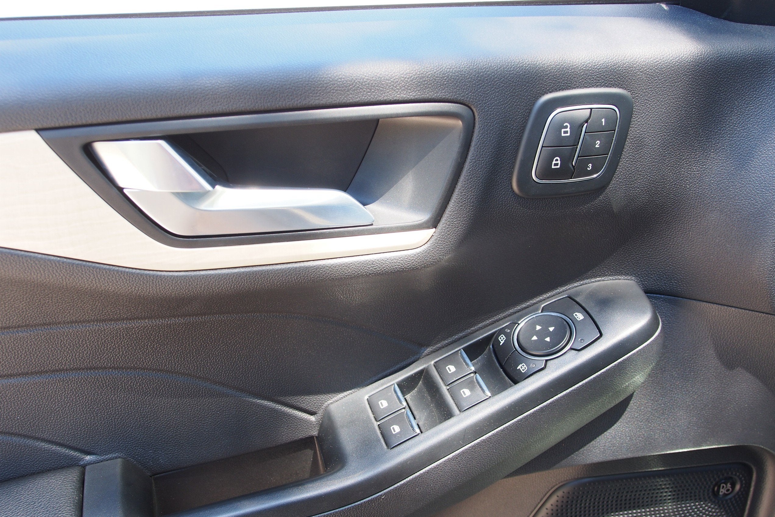 2022 Ford Escape Titanium Hybrid
