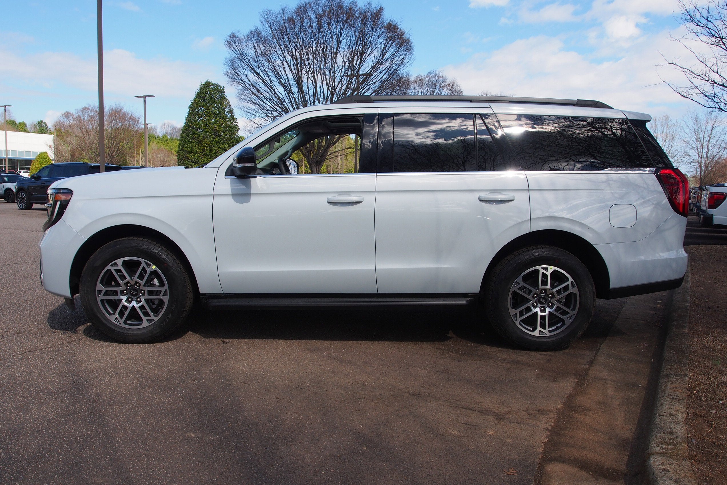 2026 Ford Expedition Active